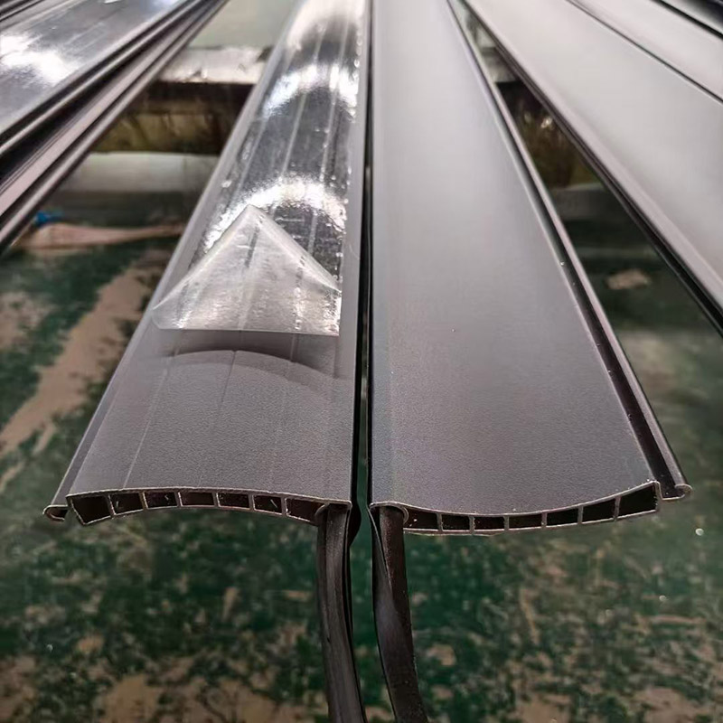 Sähköiset rullakaihtimet autotallin ovet