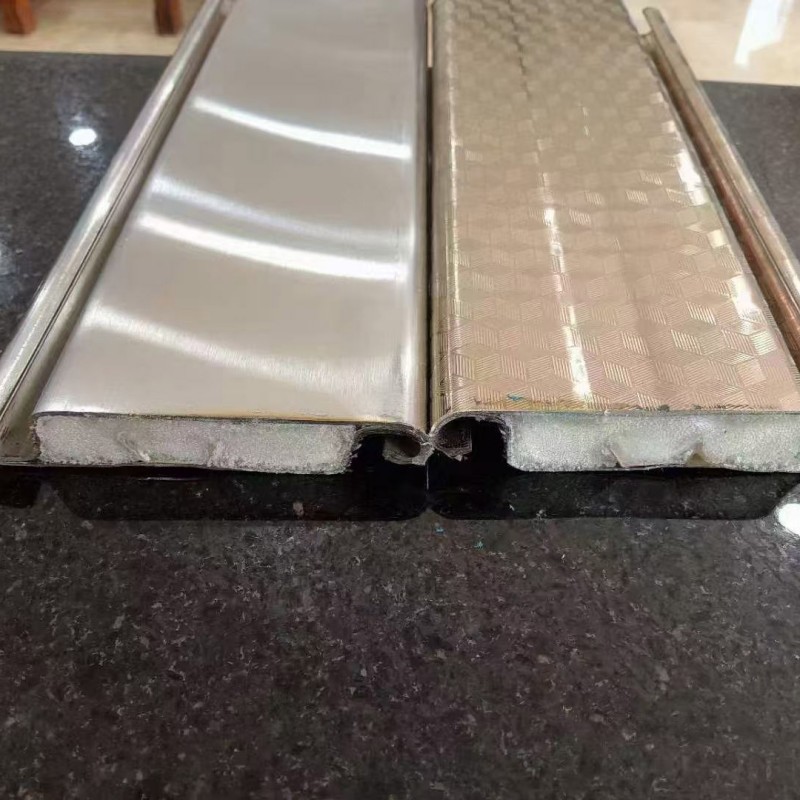 Raskaat autotallin rullaovet